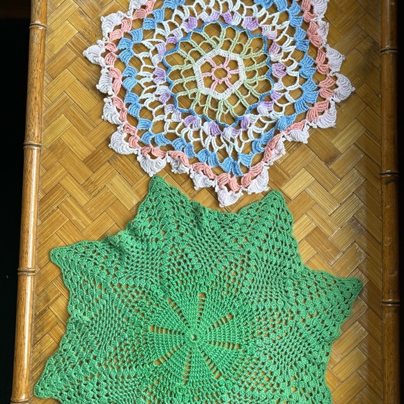 Three vintage handmade doilies, green and multicolor - Picture 2 of 12